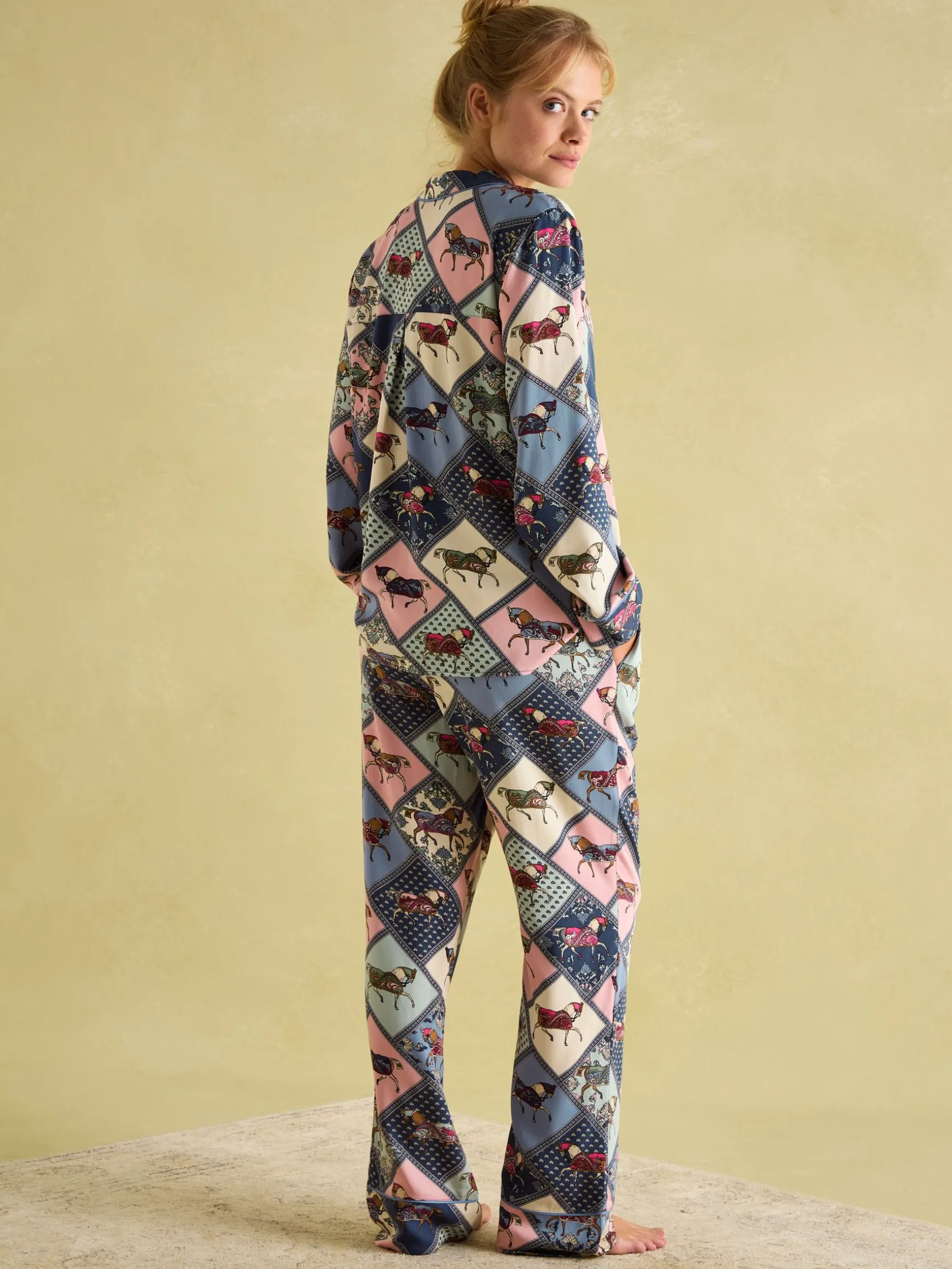 Alma Multi Pyjama Set