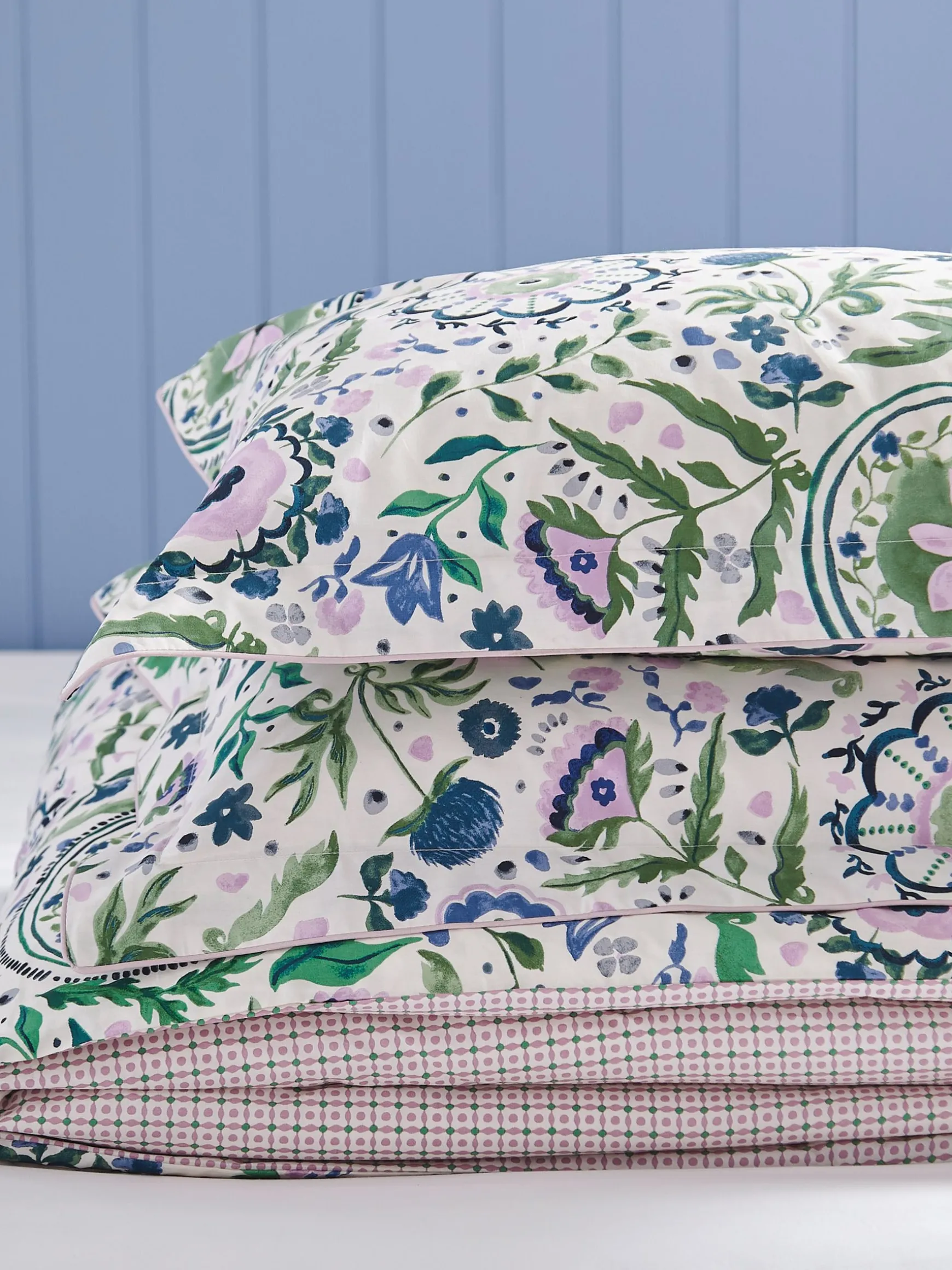 Green Festival Flowers Cover Set